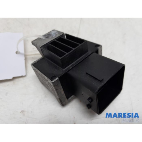 Renault - Kangoo - Glow plug relay