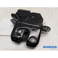 Renault - ZOE - Tailgate lock mechanism