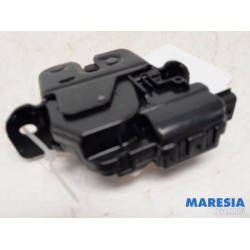 Renault - ZOE - Tailgate lock mechanism
