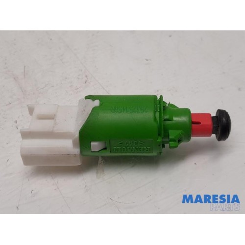 Renault - Kangoo - Clutch switch