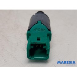 Renault - Kangoo - Clutch switch