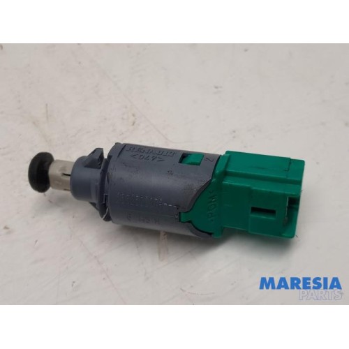 Renault - Kangoo - Clutch switch