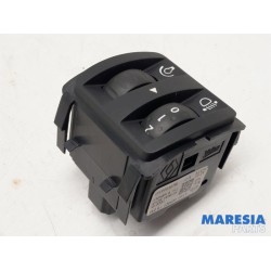 Renault - ZOE - AIH headlight switch
