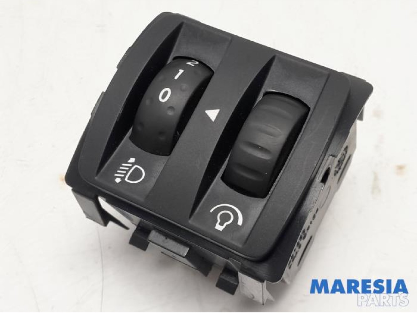 Renault - ZOE - AIH headlight switch