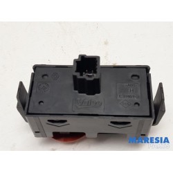 Renault - Kangoo - Panic lighting switch