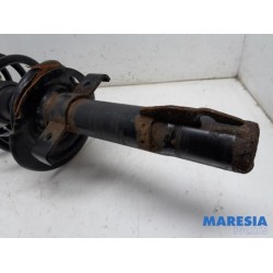 Renault - Grand Scenic - Front shock absorber rod, right