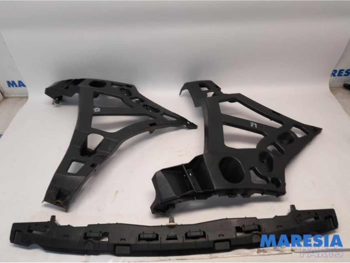 Renault - Megane - Bumpersteun midden-achter