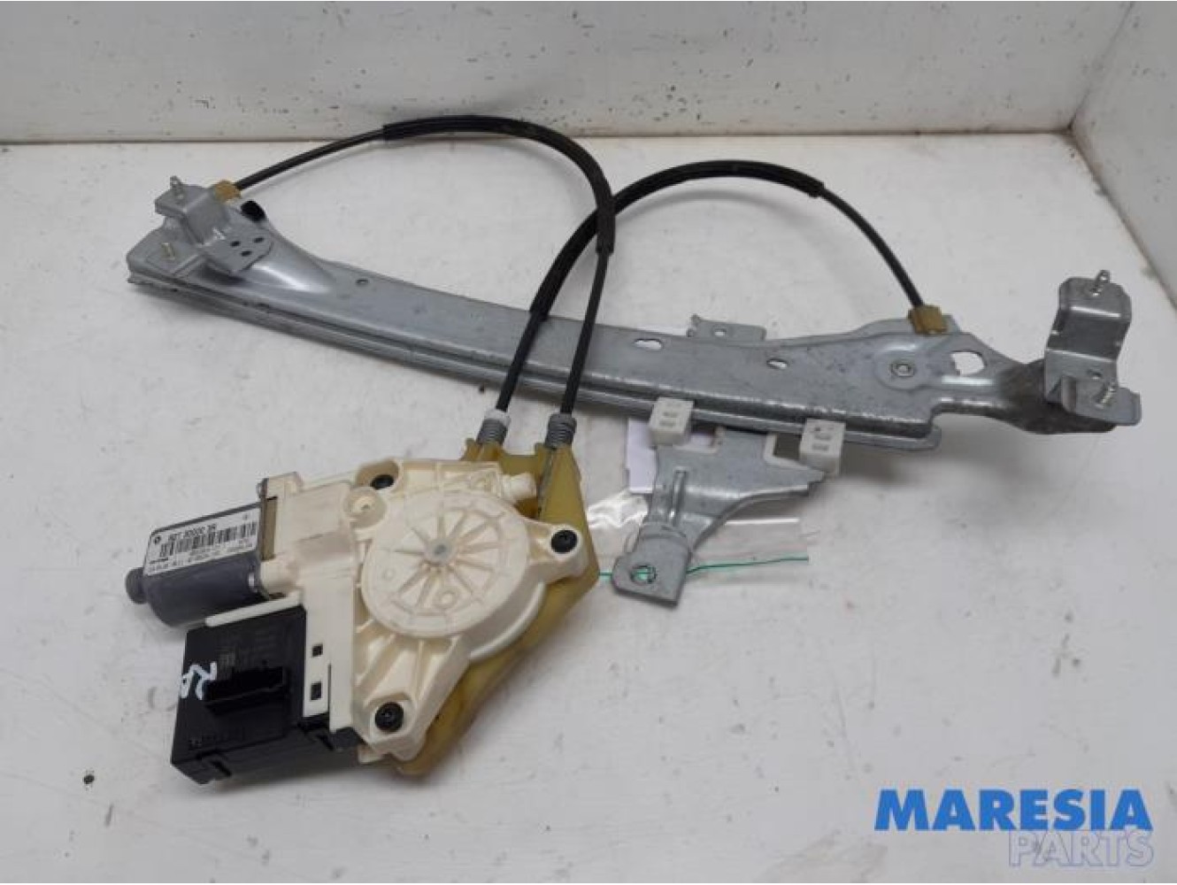 Renault - Megane - Rear door window mechanism 4-door, right