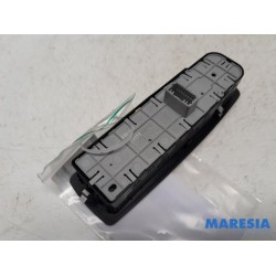 Renault - Megane - Multi-functional window switch