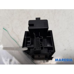 Renault - Megane - AIH headlight switch