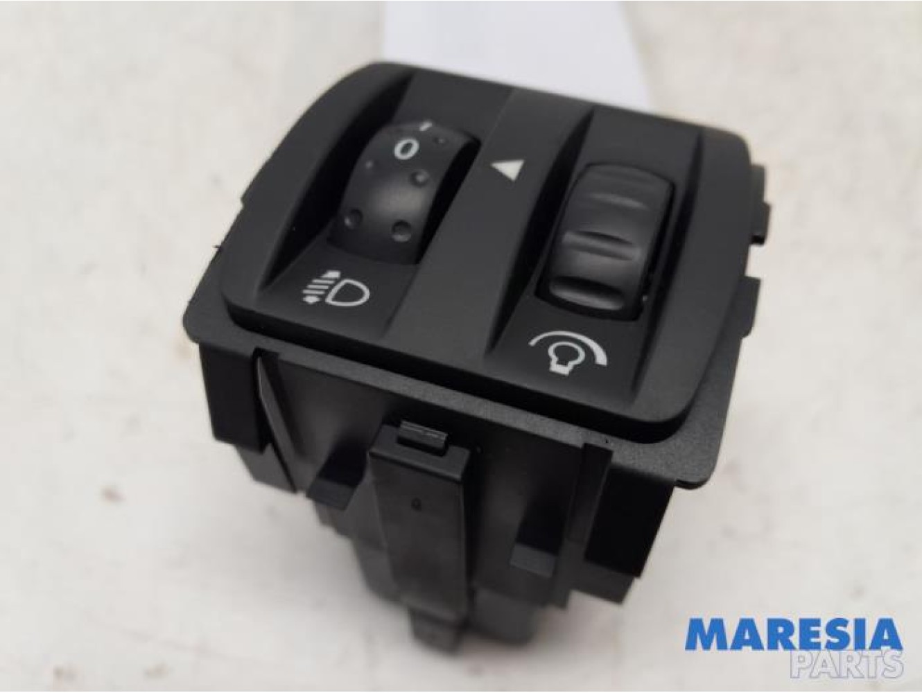 Renault - Megane - AIH headlight switch