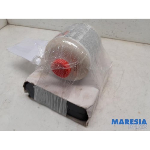 Renault - Grand Scenic - Tyre repair kit