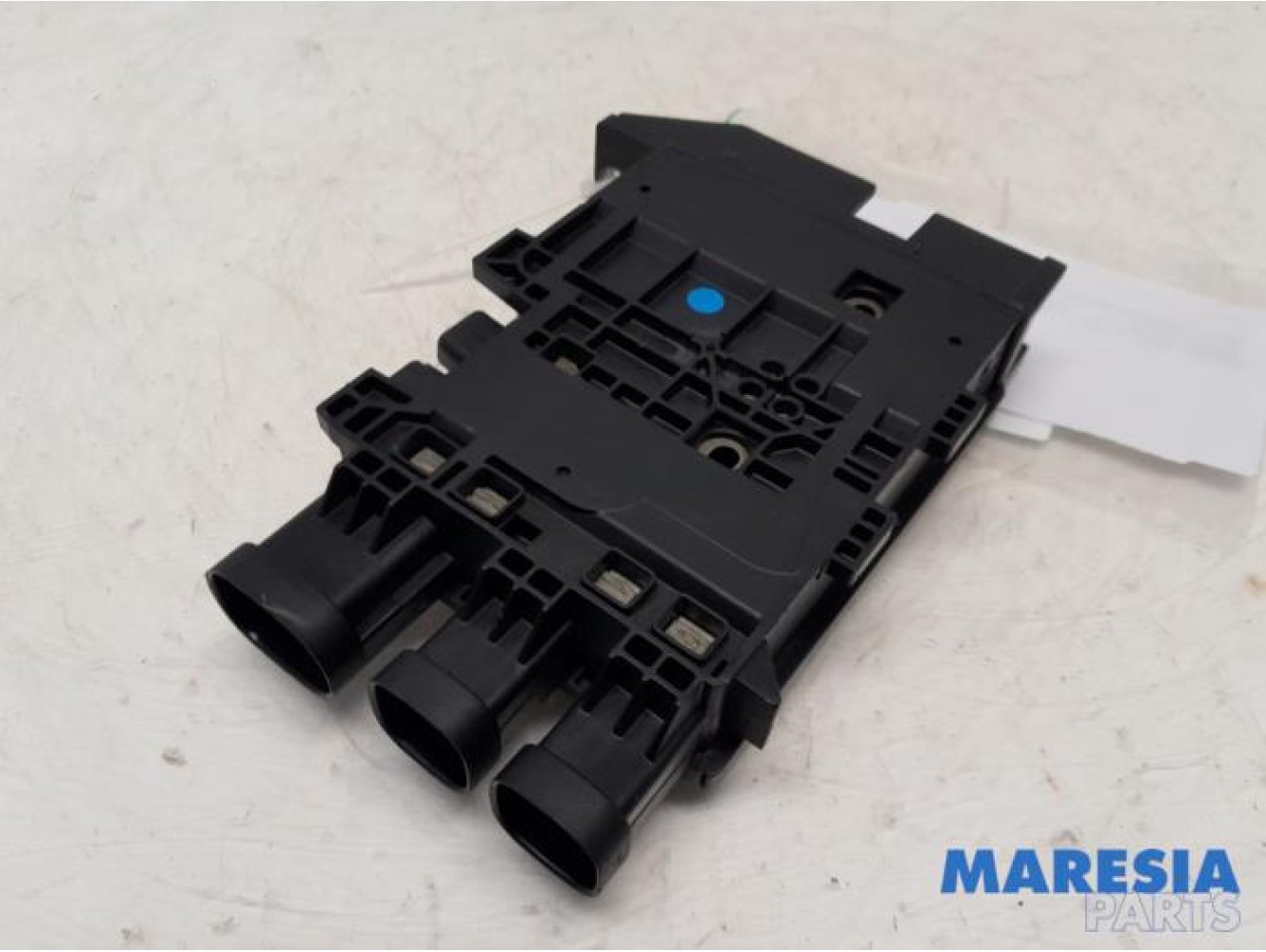 Renault - Megane - Voltage regulator