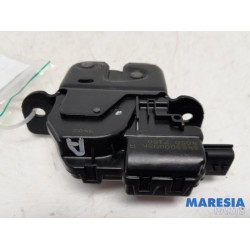 Renault - Megane - Tailgate lock mechanism