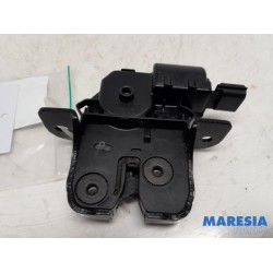 Renault - Megane - Tailgate lock mechanism