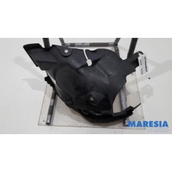 Renault - Clio - Wheel arch liner