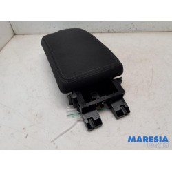 Renault - Megane - Armrest