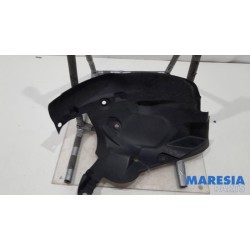 Renault - Clio - Wheel arch liner