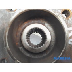 Renault - Clio - Knuckle, front right