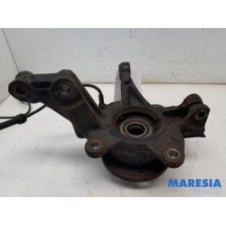 Renault - Clio - Knuckle, front right
