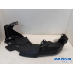 Renault - Megane - Koplampframe links