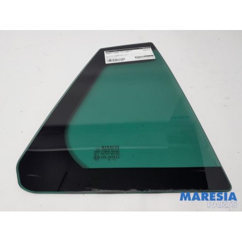 Renault - Megane - Rear quarter light, left right