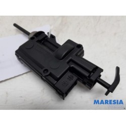 Renault - Grand Scenic - Tank flap lock motor