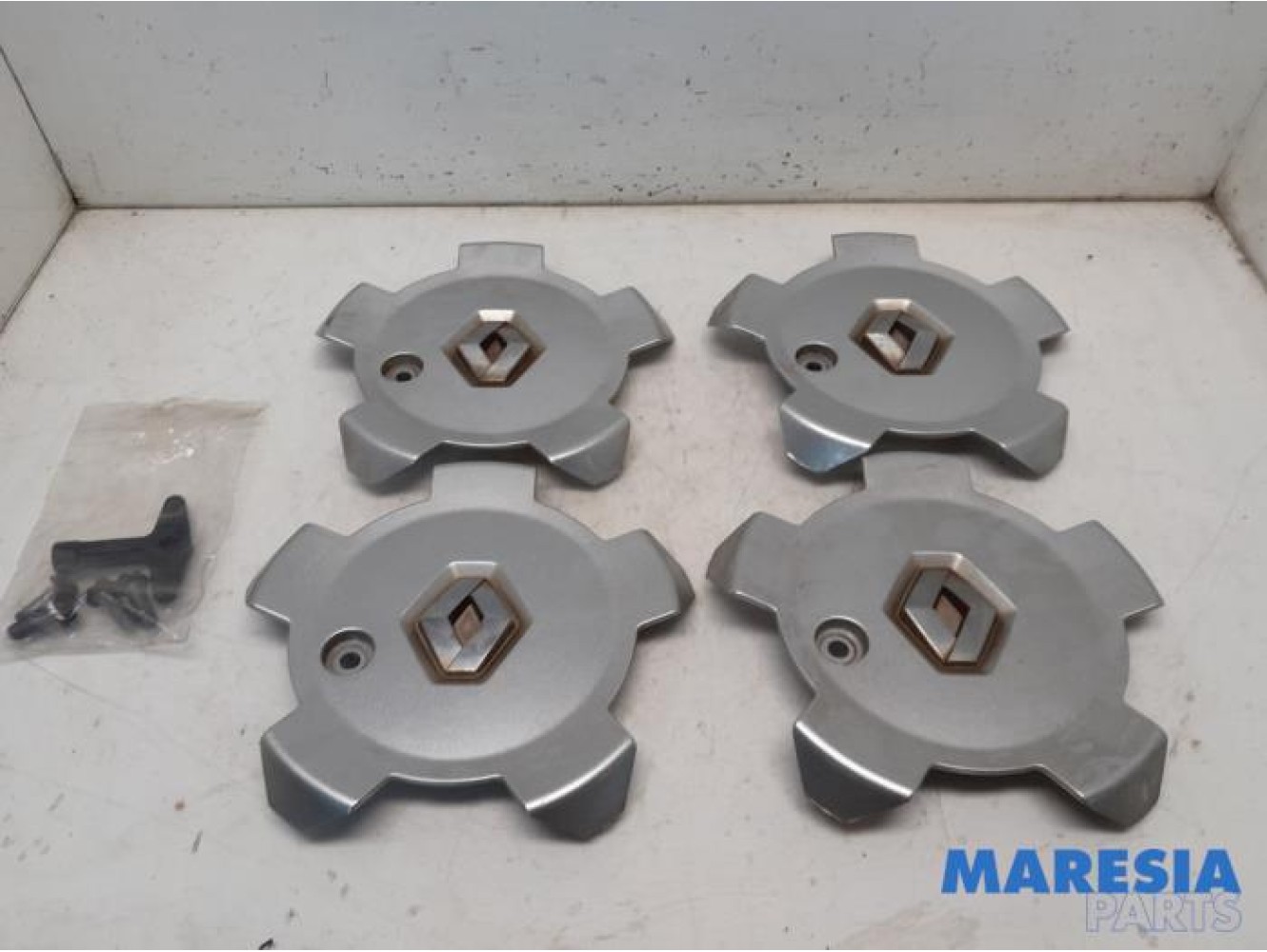 Renault - Grand Scenic - Hub cap