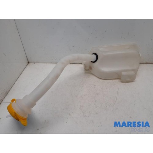 Renault - Kangoo - Front windscreen washer reservoir