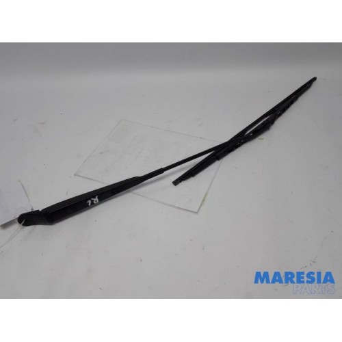 Renault - Kangoo - Front wiper arm