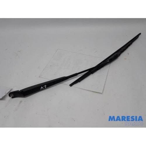 Renault - Kangoo - Front wiper arm