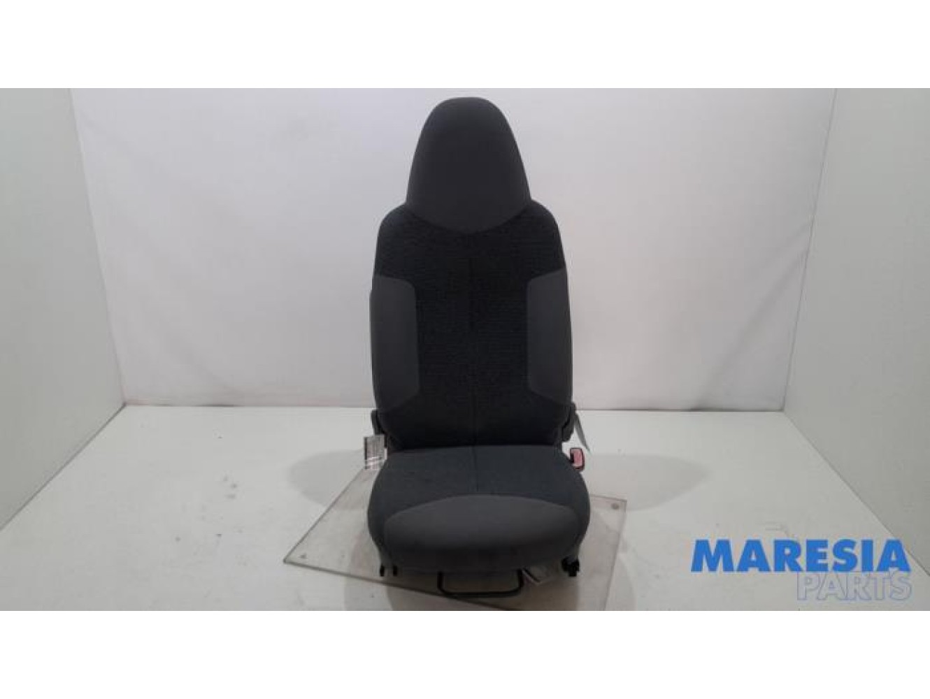 Peugeot - 107 - Seat, right