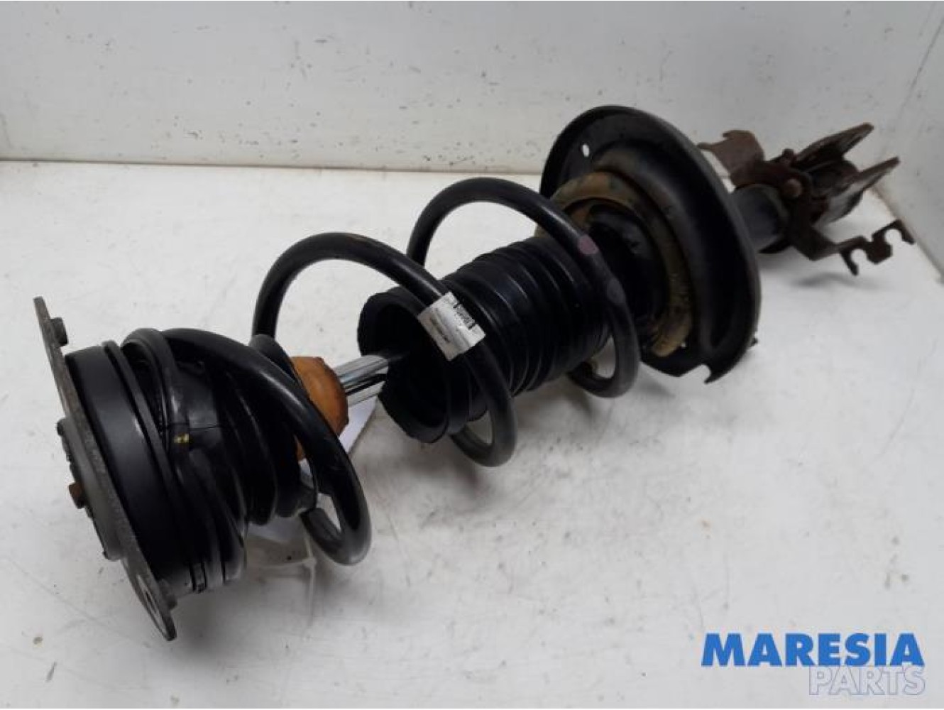 Renault - Clio - Front shock absorber rod, right