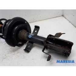 Renault - Clio - Front shock absorber rod, right
