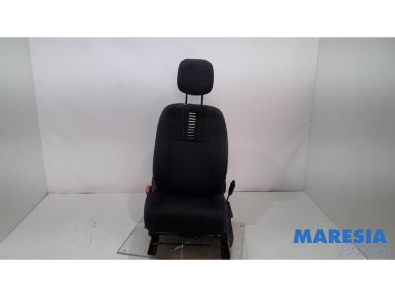 Renault - Megane - Seat, left