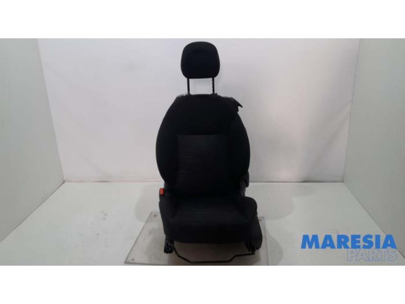 Peugeot - 208 - Sitz links