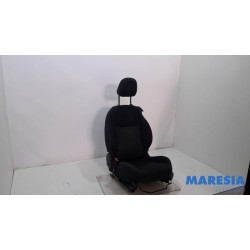 Peugeot - 208 - Sitz links