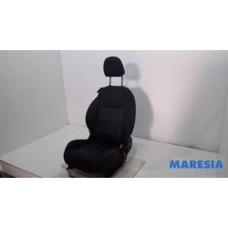 Peugeot - 208 - Seat, right