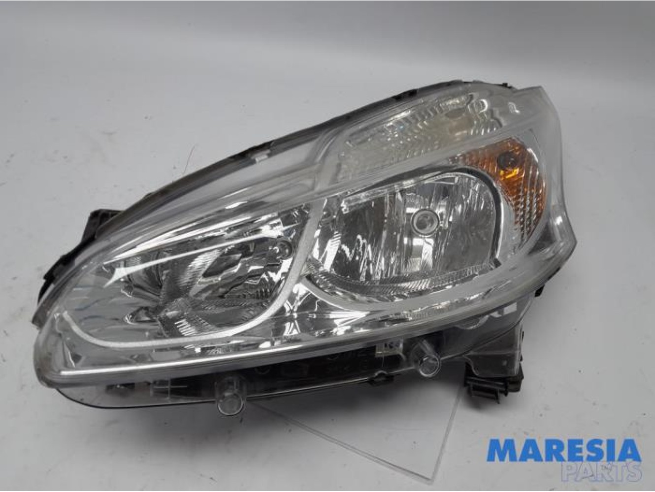 Peugeot - 208 - Koplamp links