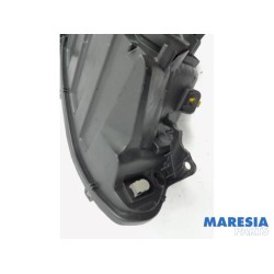 Peugeot - 208 - Koplamp links