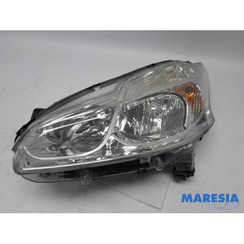 Peugeot - 208 - Koplamp links