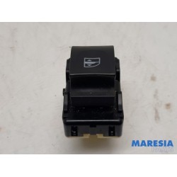Renault - ZOE - Electric window switch