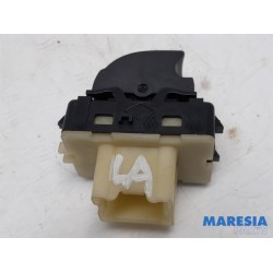 Renault - ZOE - Electric window switch