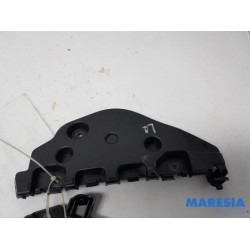 Renault - ZOE - Rear bumper bracket central