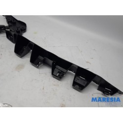Renault - ZOE - Rear bumper bracket central