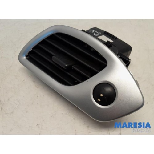 Renault - Grand Scenic - Dashboard vent