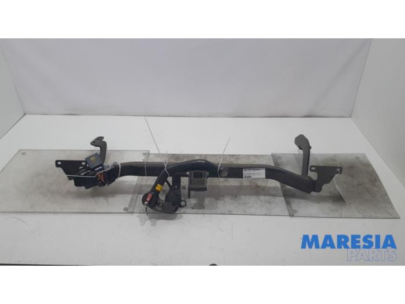 Peugeot - 5008 - Towbar