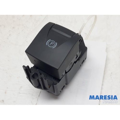 Renault - Grand Scenic - Parking brake switch