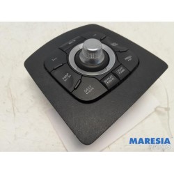 Renault - Grand Scenic - Panneau de commandes navigation