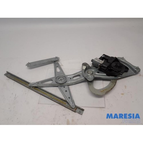 Renault - Grand Scenic - Rear door window mechanism 4-door, right